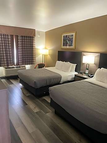 Queen Room with Two Queen Beds - Pet Friendly/Smoking