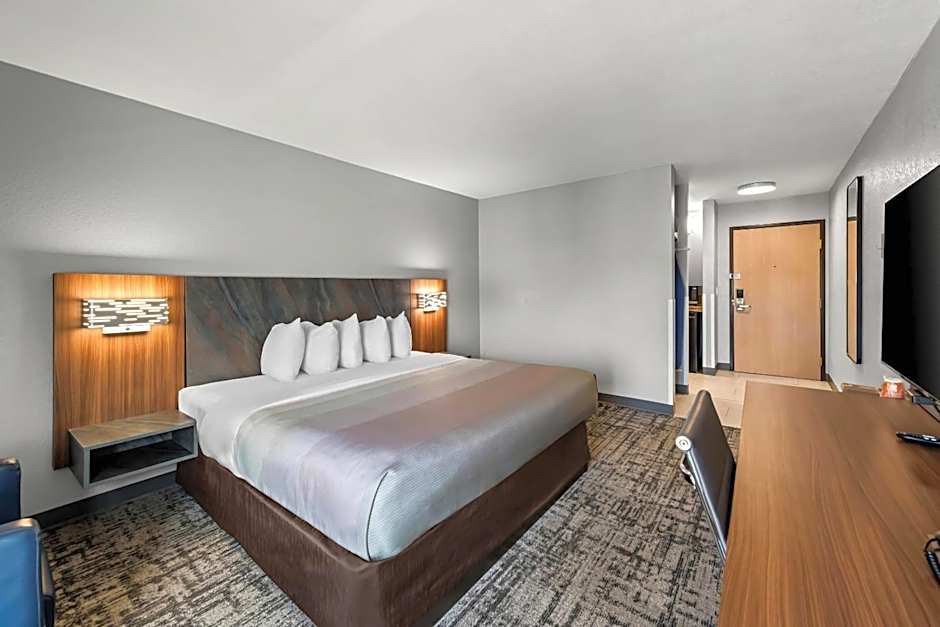Quality Inn & Suites Manhattan