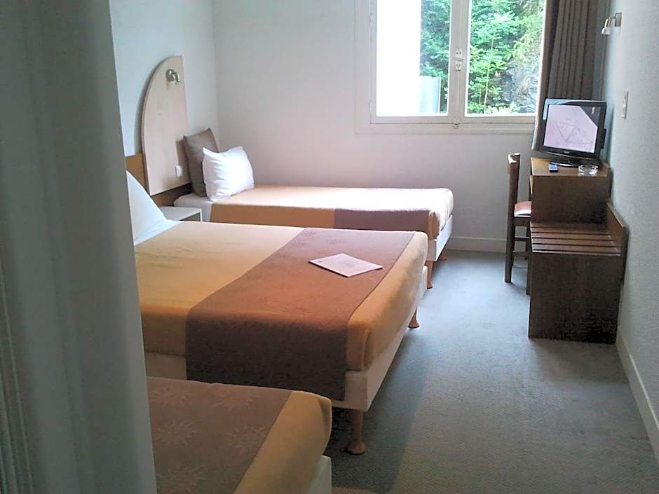 Adonis Lourdes - Notre Dame de la Sarte