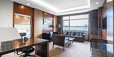 1 King 1 Bedroom Suite