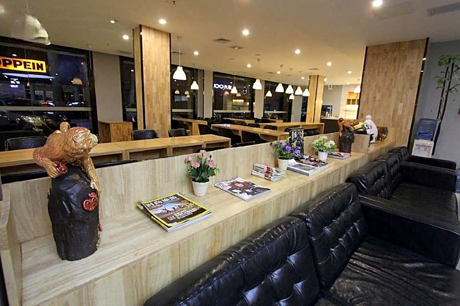 7 Days Premium Yunfu Xinxing Coach Terminal Branch