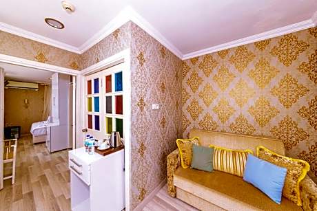 Suite with Balcony and Sea View