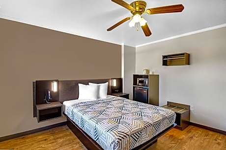 1 Queen Bed | Non-Smoking, Micfridge