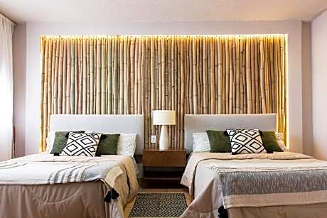 Quadruple Room with Shared Bathroom