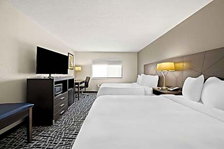 Queen Room with Two Queen Beds - Non-Smoking