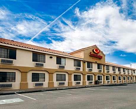 Econo Lodge Inn & Suites El Paso