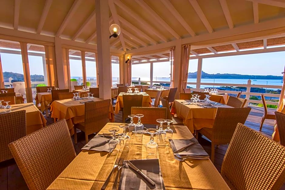 Mangia's Santa Teresa Sardinia, Curio Collection by Hilton