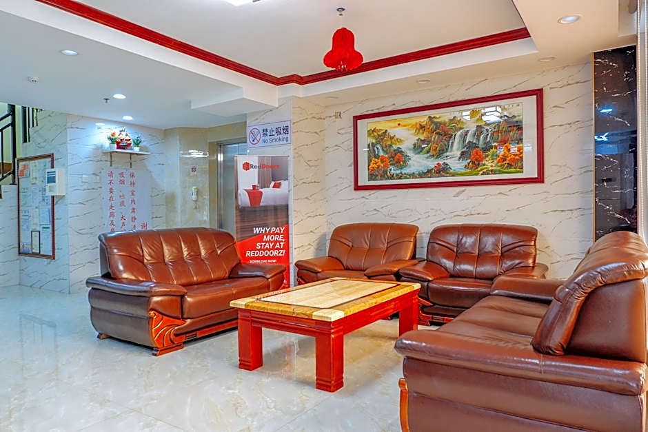 RedDoorz Plus near Camella La Brisa Lapulapu