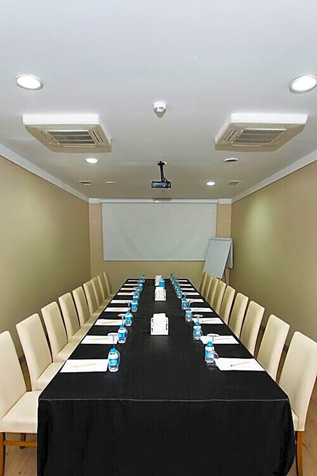 Park Polonezkoy Hotel