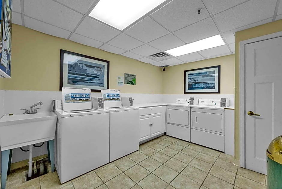 Wingate by Wyndham Chicago Schaumburg