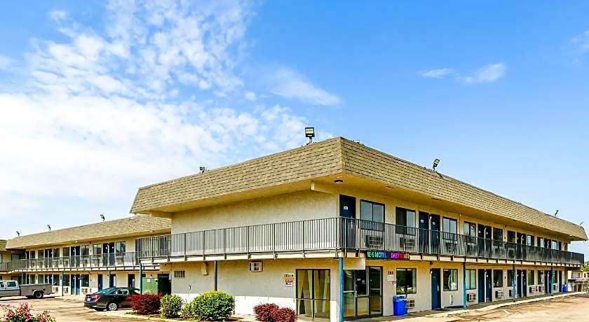 Motel 6 Topeka, KS - Northwest