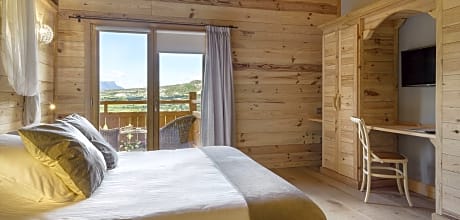 Superior double room with terrace and views of the