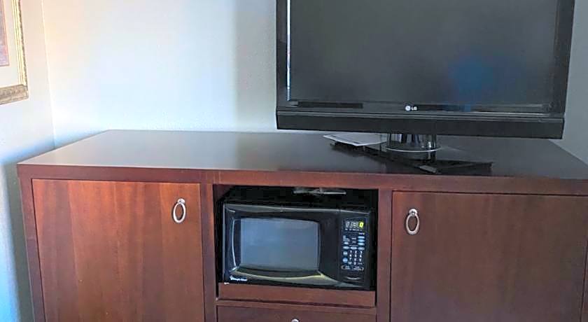 Travelodge by Wyndham Farmington Hwy 64