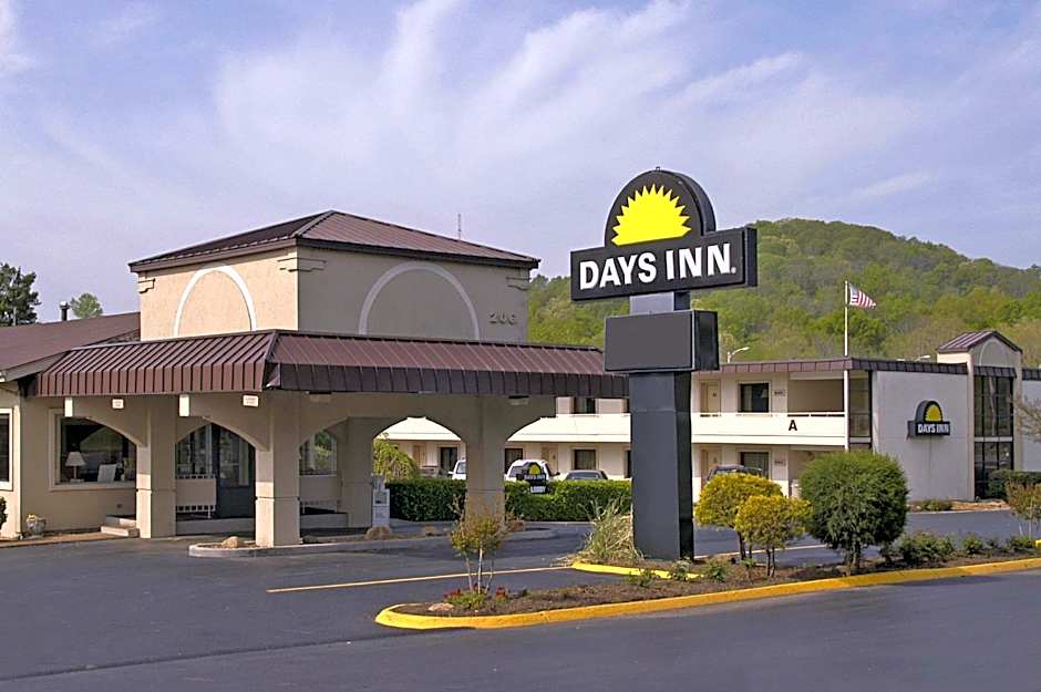 Photo 1 of 17 of Days Inn by Wyndham Oak Ridge Knoxville