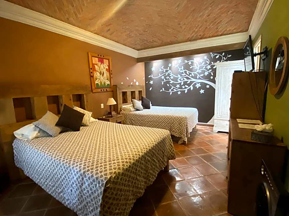 Hotel Ana Catalina and Suites