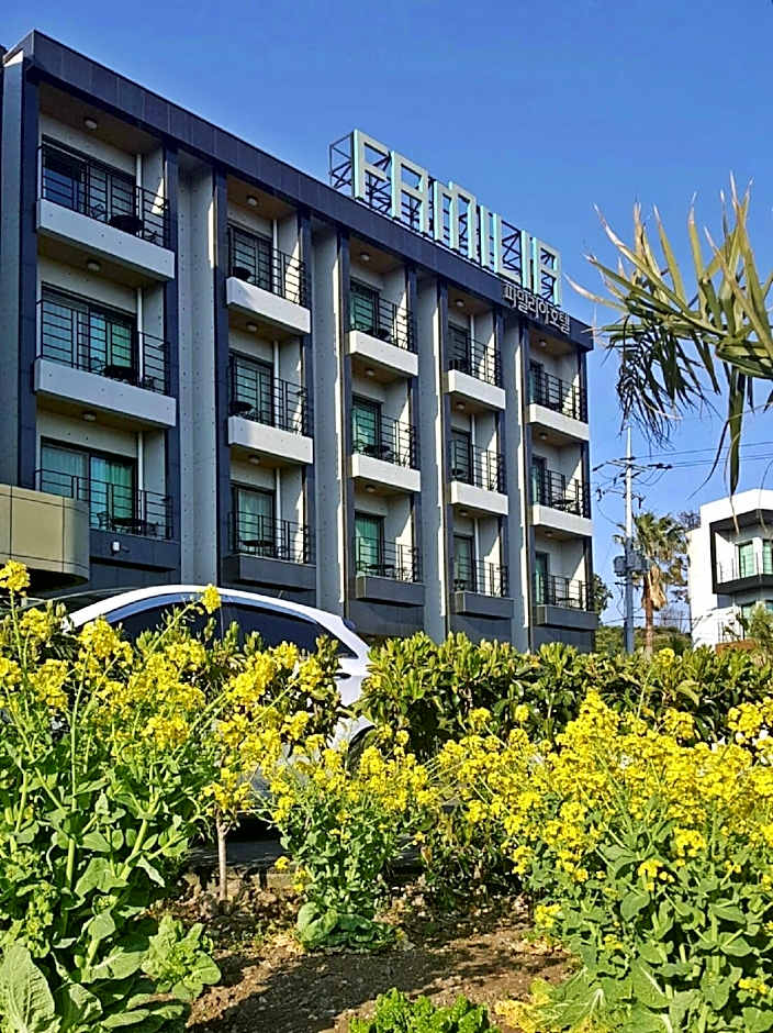 Familia Hotel