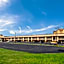 Econo Lodge Inn & Suites East