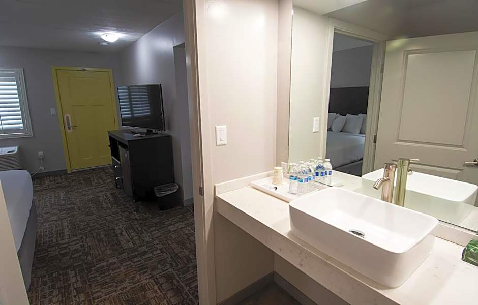 Americana Modern Hotel