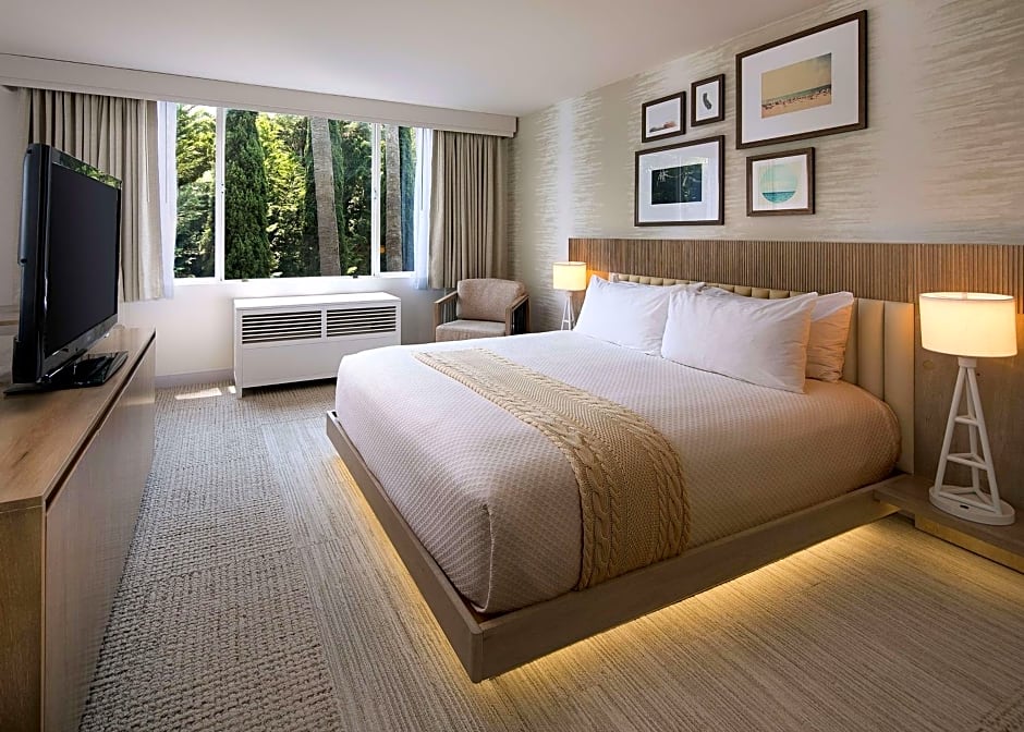 The Belamar Hotel Manhattan Beach, Tapestry Collection by Hilton