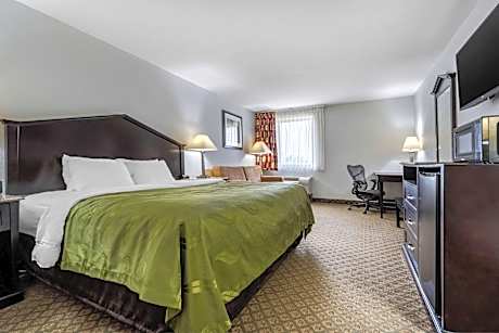 1 King Bed, Nonsmoking