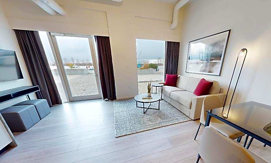 Steveston Waterfront Hotel