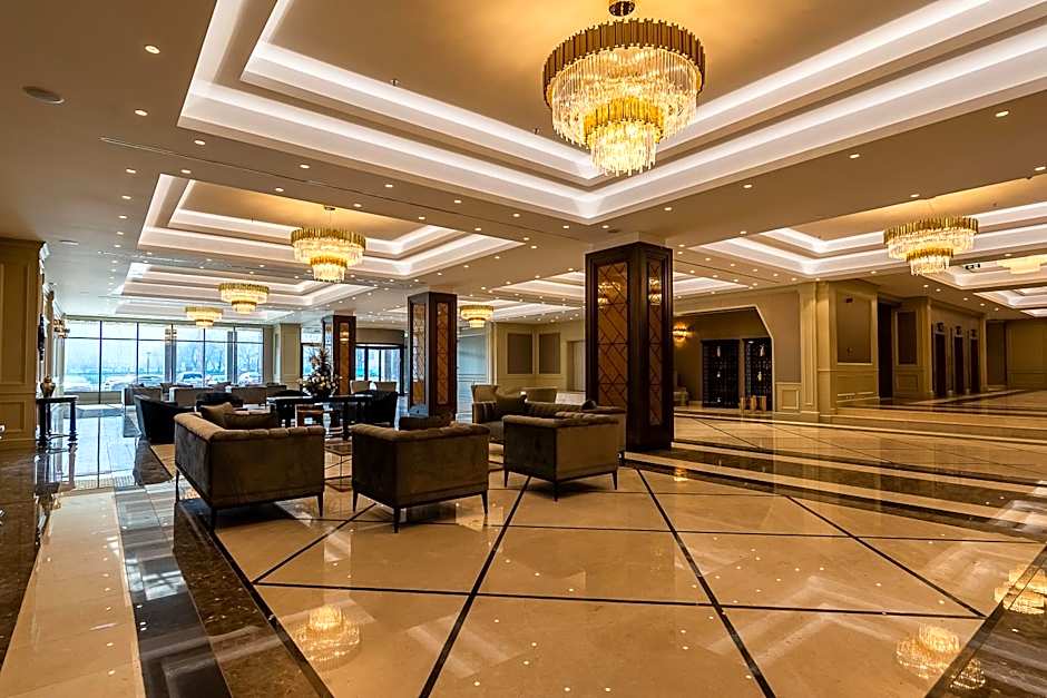 Astoria Grand Hotel