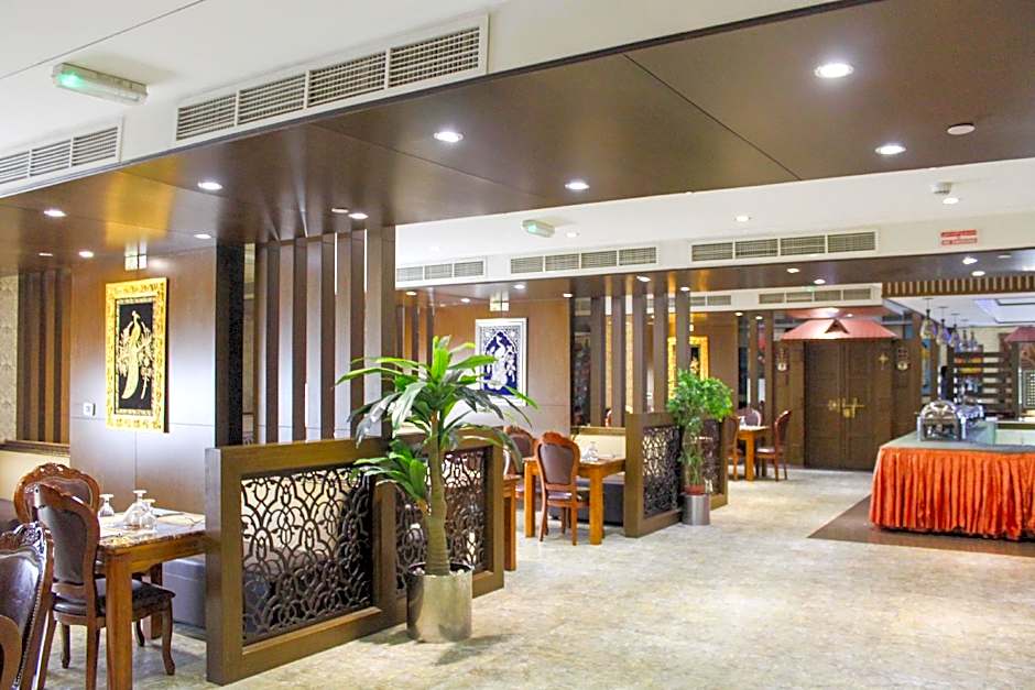 Clifton International Hotel