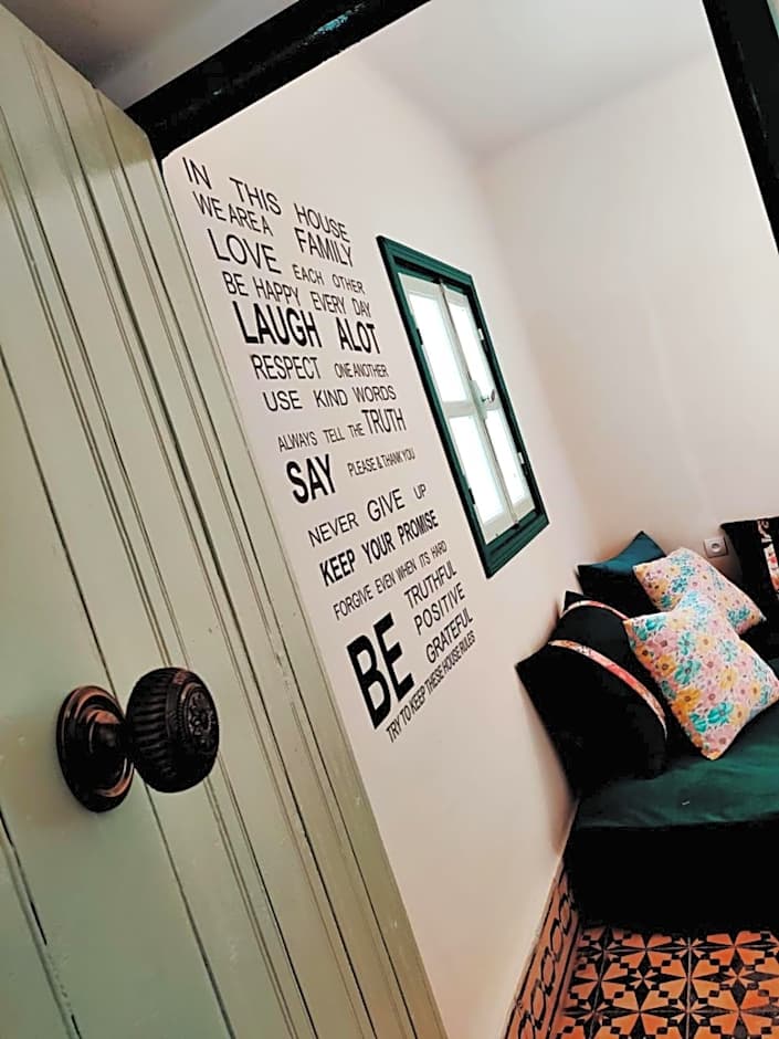 Thayri Hostel - Sea View