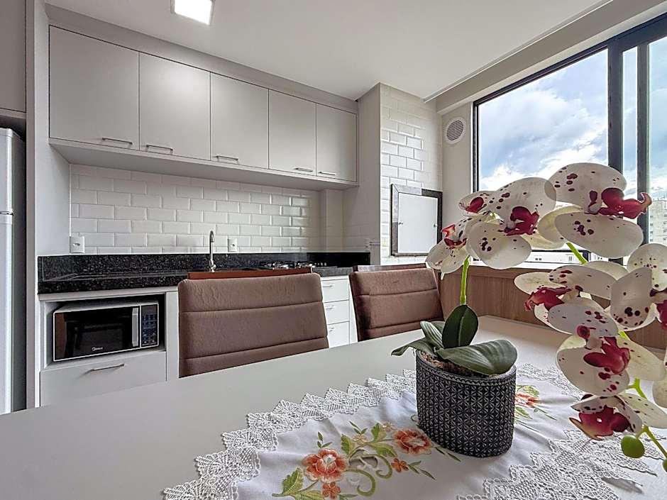 015 - Apartamento alto padrão próximo ao centro e à Praia de Bombas