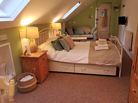 Deluxe Double Studio