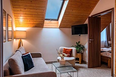 Apartment with Mountain View