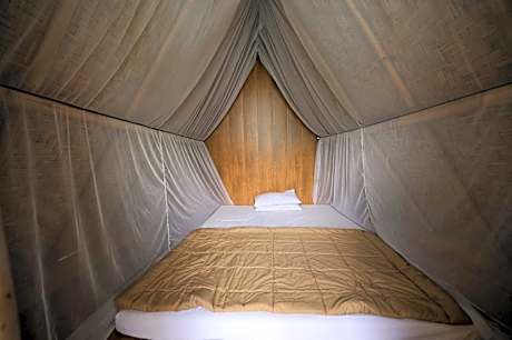 Standard Double Room with Shared Bathroom