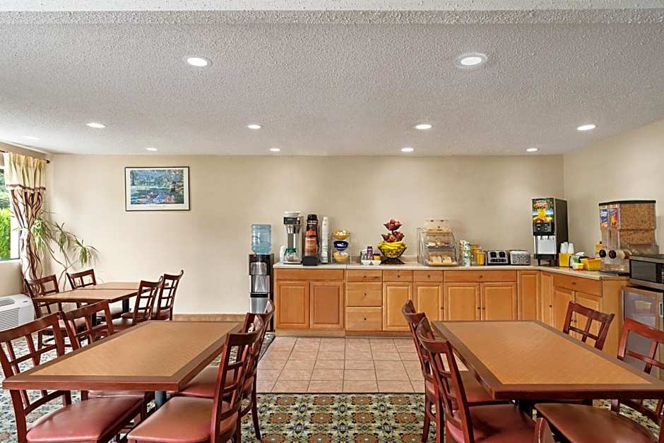 The Cayuga Inn at the Finger Lakes
