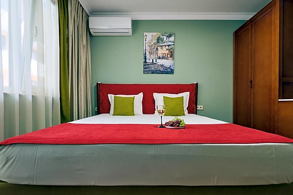 Art Green Boutique Hotel
