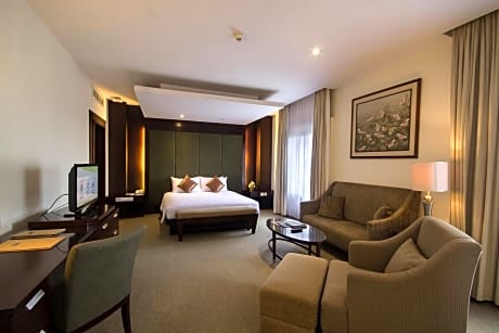 Staycation Offer - Deluxe Suite
