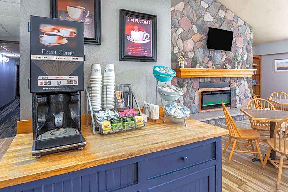 AmericInn by Wyndham Oscoda Near AuSable River