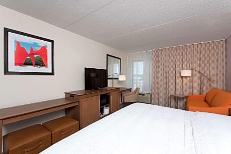 King Room with Sofa Bed and Study - Non-Smoking