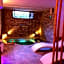 Aurelia Garden Gold B&B