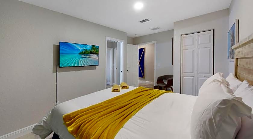 Palm Cove Motel