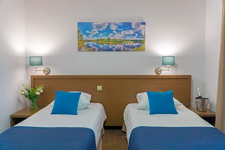 HOTEL CICHA WODA NIEPORĘT