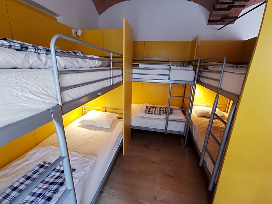 H2O Hostel
