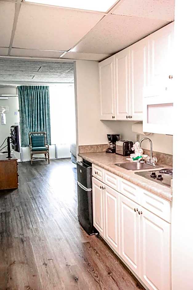 Days Inn & Suites by Wyndham Jekyll Island