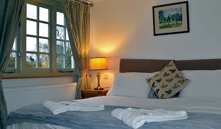 Three Horseshoes Country Inn