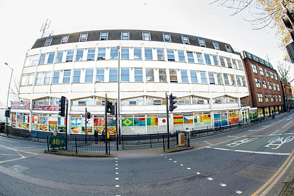 Kensal Green Backpackers 2