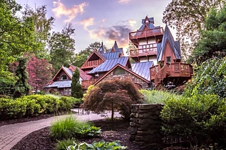 Landoll's Mohican Castle