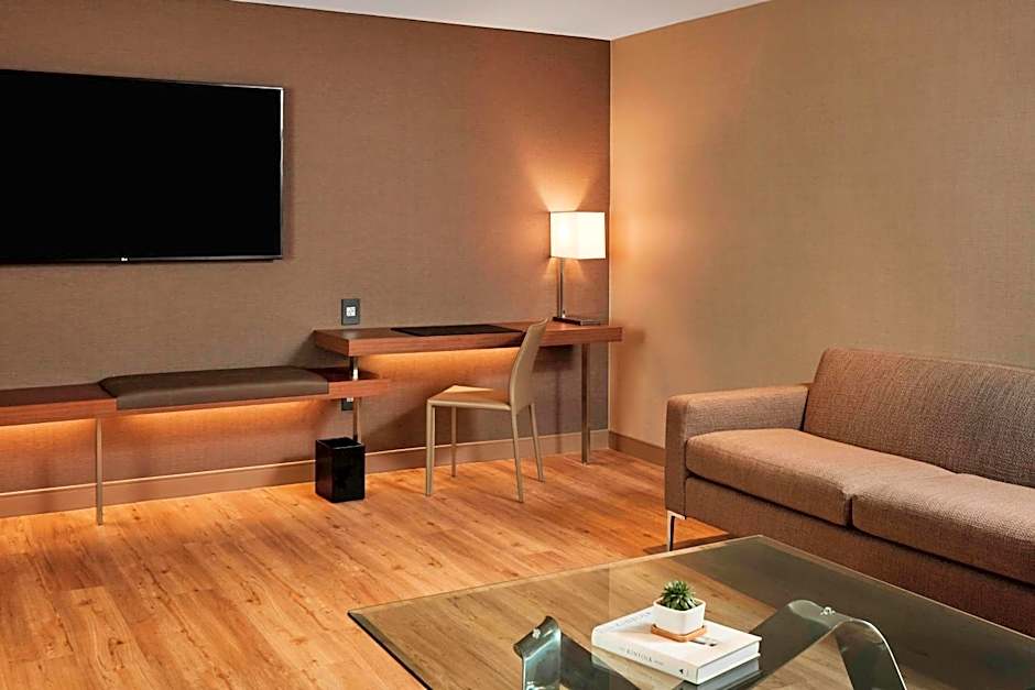 AC Hotel by Marriott Cincinnati at The Banks