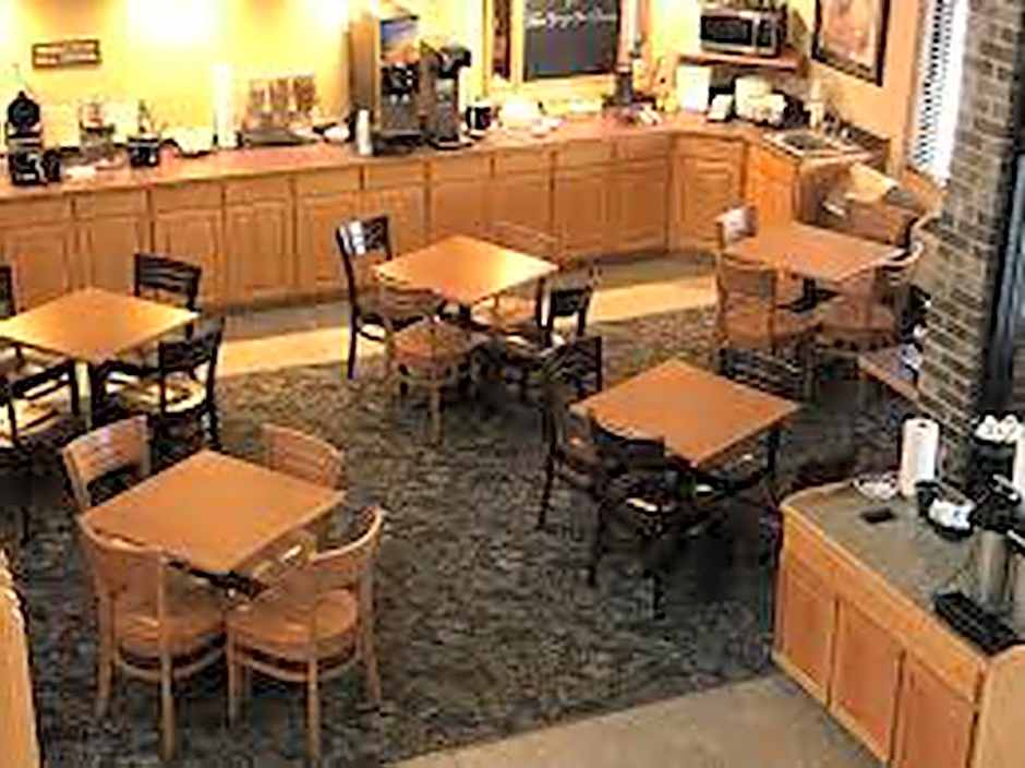 FairBridge Inn & Suites Thorp