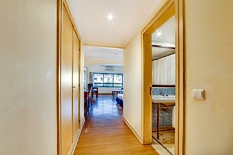 Family Suite (4 Adults + 2 Children)