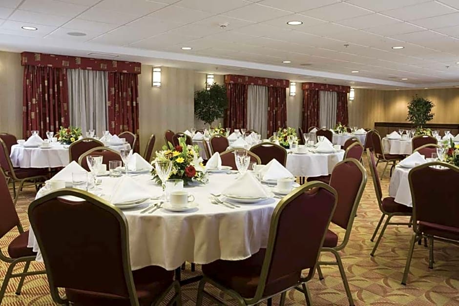 Holiday Inn Express & Suites Charlottesville - Ruckersville