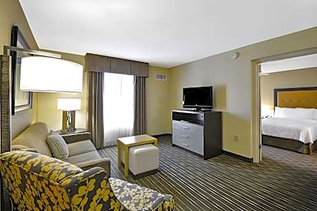 One-Bedroom King Suite - Non-Smoking